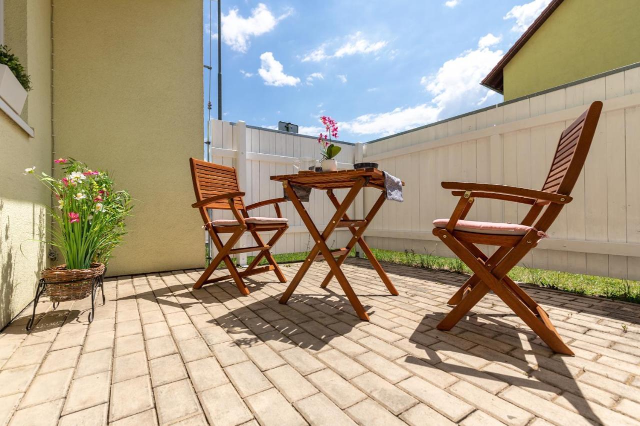 Apartman Dream V Mikulove - Jine Ubytovani Lednice Apartment Exterior photo
