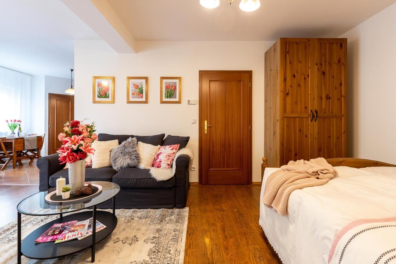 Apartman Dream V Mikulove - Jine Ubytovani Lednice Apartment Exterior photo
